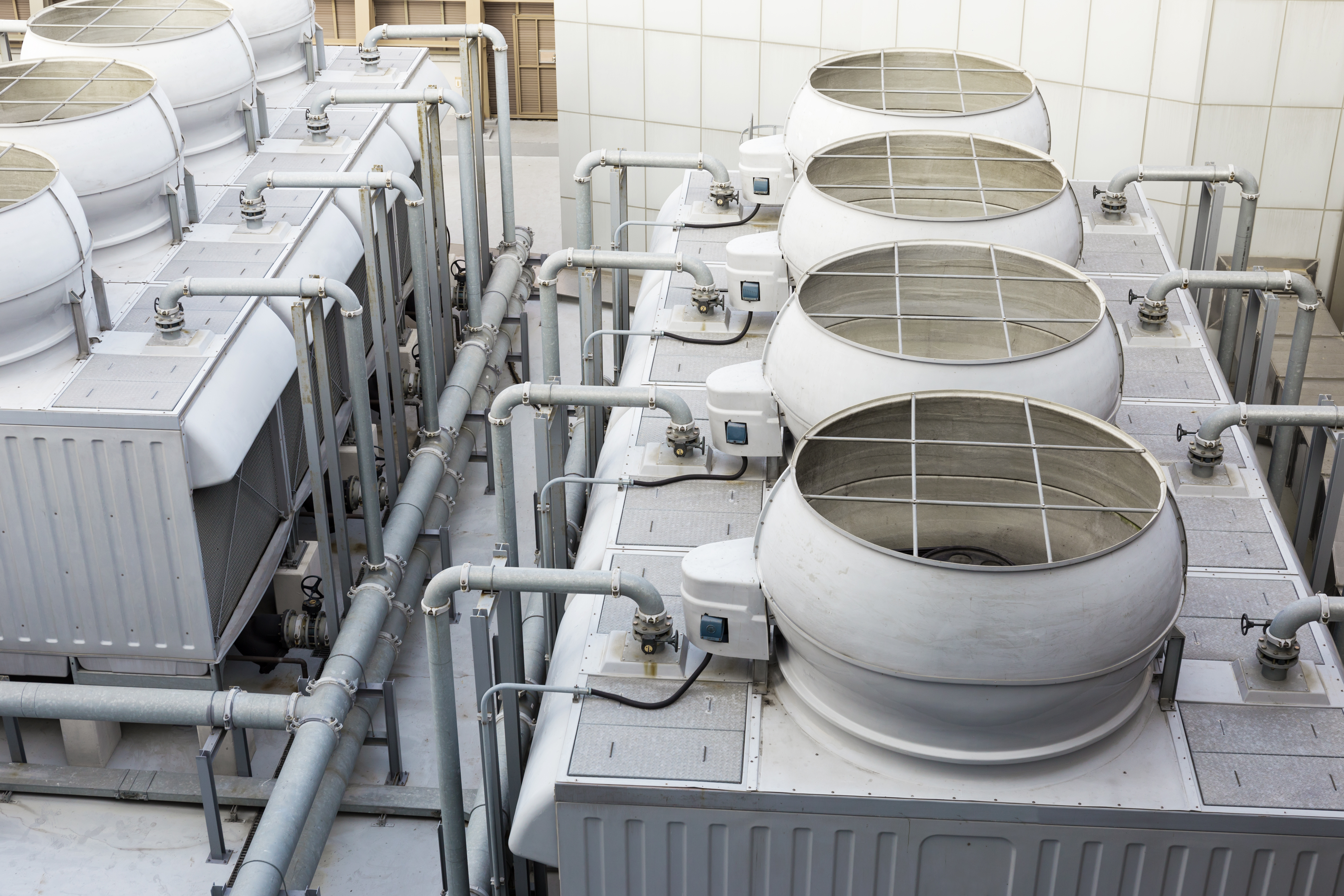 Koelinstallatie die buiten haar cyclus doordraait